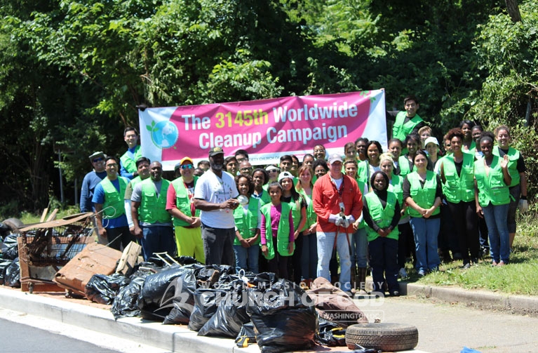 World Mission Society Church of God, wmscog, Washington D.C., Capitol Hill, cleanup, volunteers, volunteerism, litter, garbage, father's day, Kenilworth Park