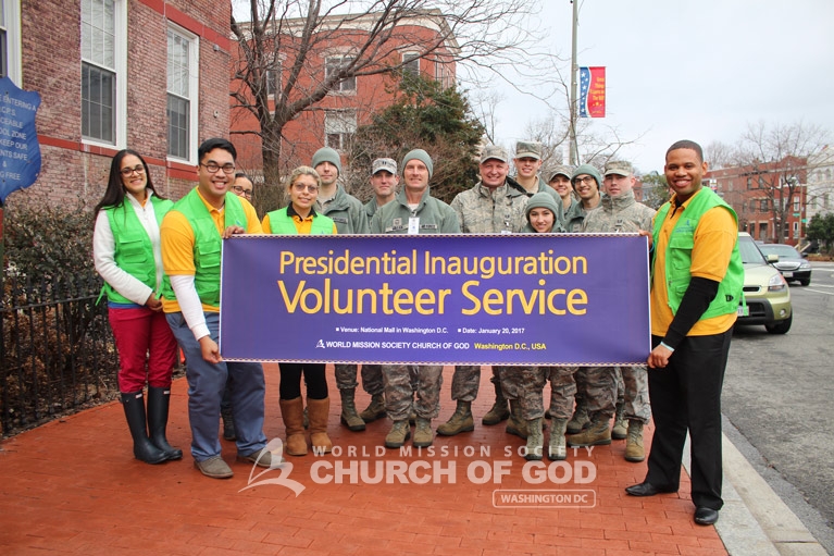 world mission society church of god washington dc presidential inauguration volunteer event at national mall 5920